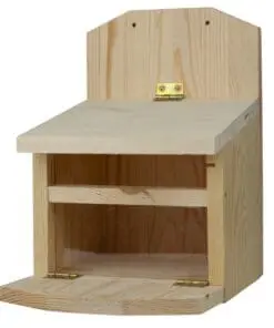 Foderhus til egerne. Egern foderautomat til haven.