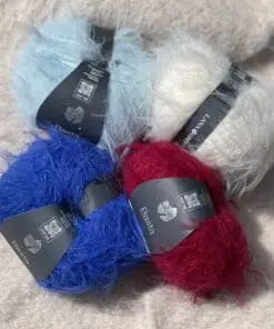 StrikkeKit “Fuzzy Cardigan” (Opskrift + Garn) – Ultra blød og elegant – Størrelse M