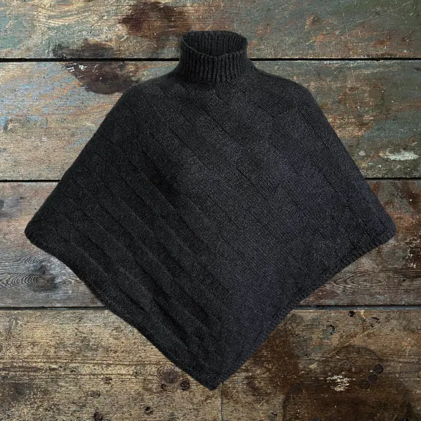 Strikke Kit – Skøn Poncho “Elegante Elna” – Garn og opskrift(Størrelse XL-3XL)