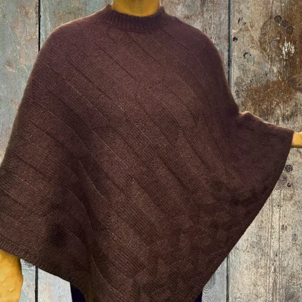 Strikke Kit – Skøn Poncho “Elegante Elna” – Garn og opskrift(Størrelse XL-3XL)