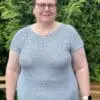 Garnpakke – “Nethe Sommer” (XS-L) af Hanne Larsen strikket i Arezzo fra Hjertegarn