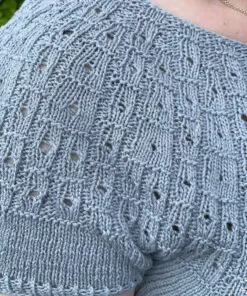 Garnpakke – “Nethe Sommer” (XS-L) af Hanne Larsen strikket i Arezzo fra Hjertegarn