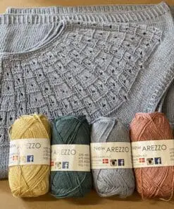Garnpakke – “Nethe Sommer” (XS-L) af Hanne Larsen strikket i Arezzo fra Hjertegarn