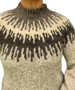 Søster Elise Sweater Strikkeopskrift – Børstet uld fra Hjertegarn