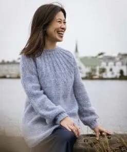 Strikkeopskrift – “Ising” Sweater/Bluse 44-23 – Strikkes i “Lettlopi” (Sendes straks)