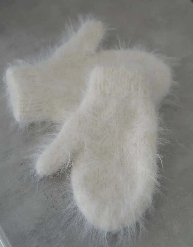 StrikkeKit “Fuzzy Vanter / Luffer” – Ultra bløde, varme og elegante. (Garn+ Opskrift)