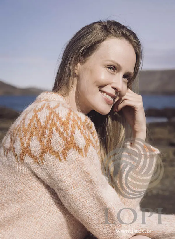 StrikkeKit – Sweater “Mar” 44-06 – Strikkes i Plötulopi og Einband – Størrelse XS-S