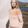 StrikkeKit – Sweater “Mar” 44-06 – Strikkes i Plötulopi og Einband – Størrelse XS-S