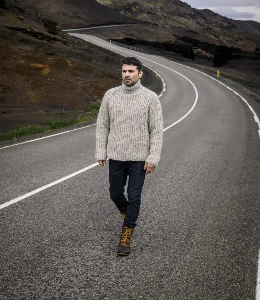 StrikkeKit – Unisex Sweater i halvpatent (Alafosslopi) “Klukk” Str. S