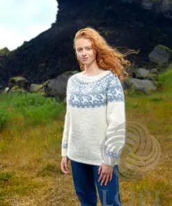 Farfuglar en virkelig flot og skøn sweater der strikkes i Lettlopi