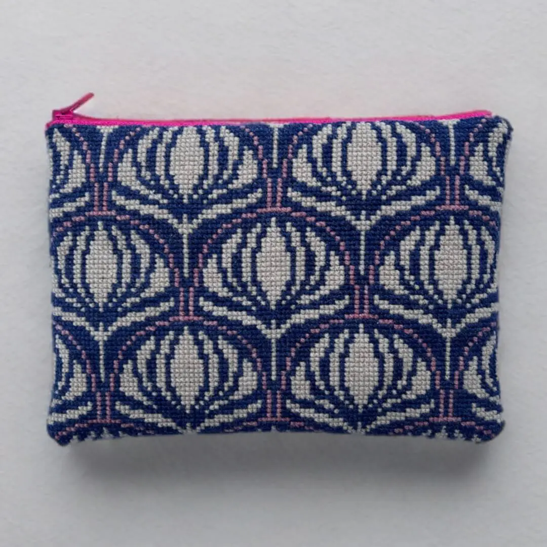 Baldyre Clutch Alba – Komplet broderikit til Clutch med grafisk mønster.