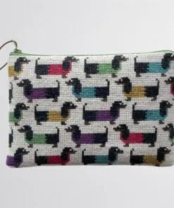 Baldyre Broderikit Clutch “Røde Hunde”. Komplet broderikit.