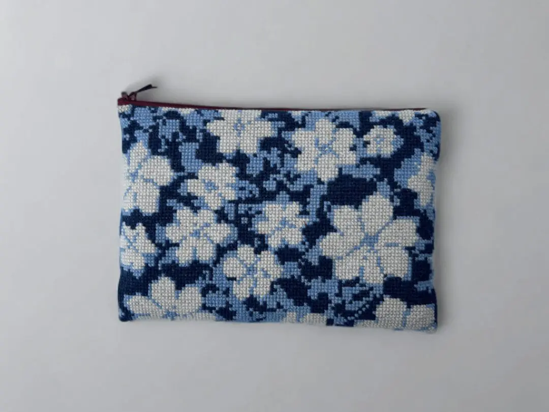 Baldyre Broderikit Clutch “Anemoner”. Komplet broderikit til unik Clutch. Dansk Design