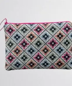 Broderikit “Dalarna” Clutch fra Baldyre – DIY clutch med nordisk mønster