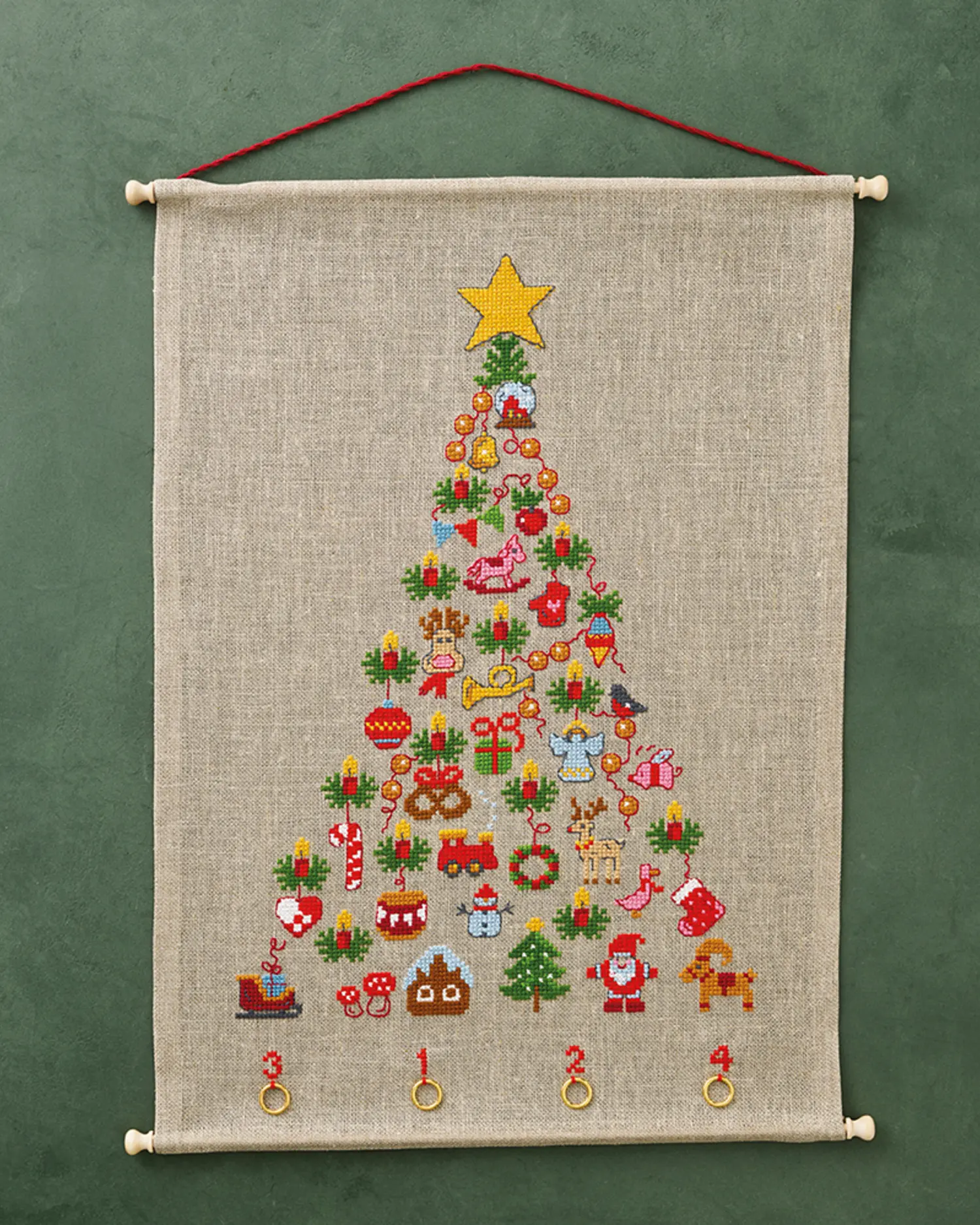 Broderikit “Adventsjuletræet” Julekalender 40X56 cm. – Julebroderi