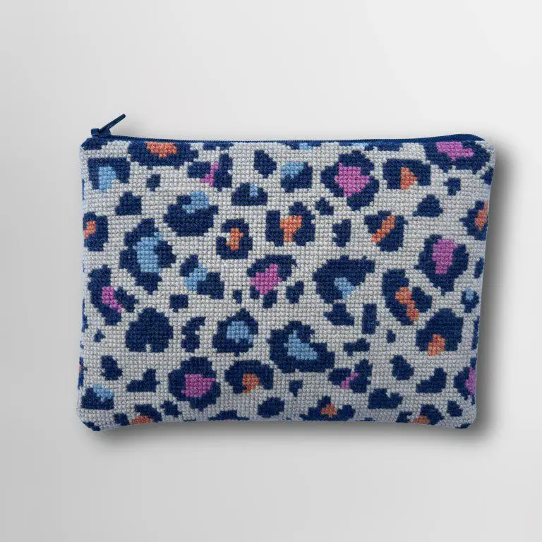 Baldyre Broderikit Clutch “Leopard” – Leopardmønstret clutch | Dansk design