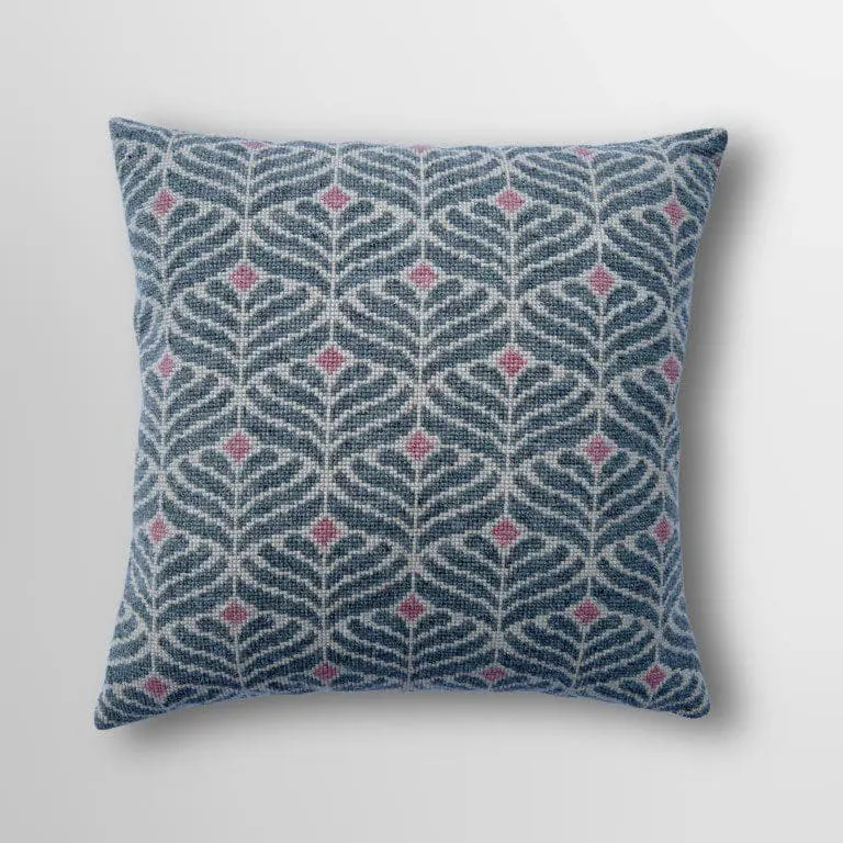 Baldyre Broderikit Pude “Verona” – Grafisk broderipude | Dansk design