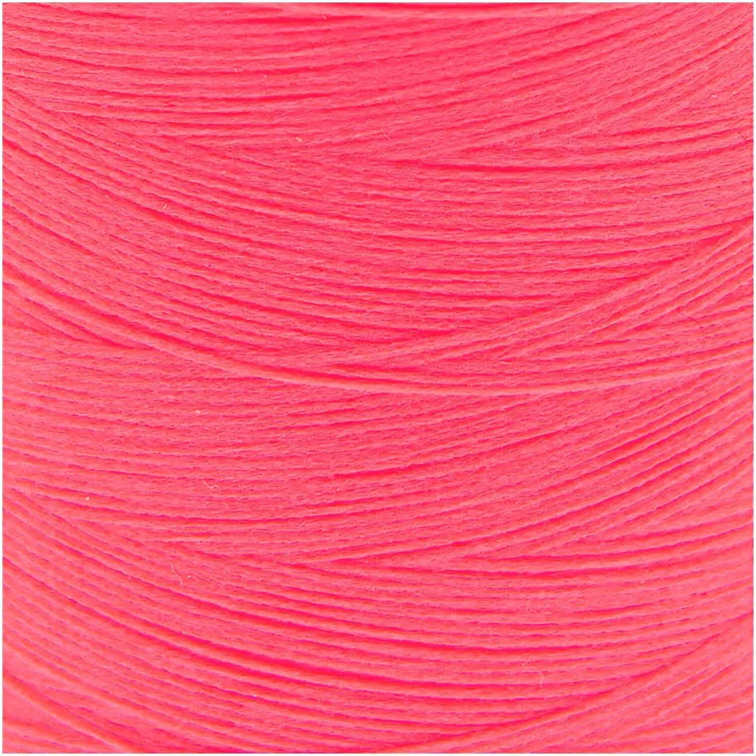 Make It Neon Pink 002 Closeup. Følgetråd i neon pink.