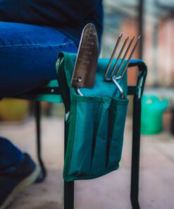 Foldbar haveskammel og knæpude med redskabspose – 2 i 1