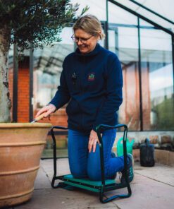 Foldbar haveskammel og knæpude med redskabspose – 2 i 1