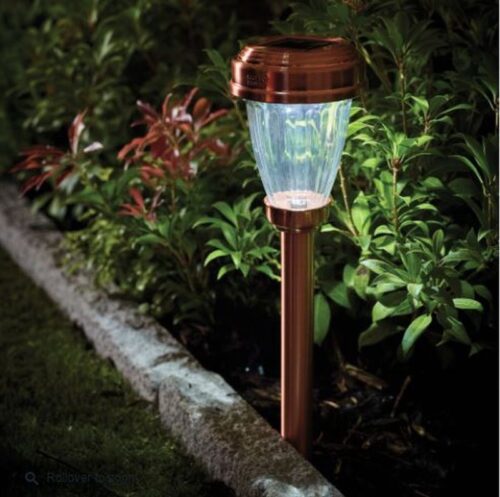 Solcellelampe kobber – Flot markeringslampe til havestien. Dual power.