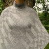 Strikke Kit – Skøn Poncho “Elegante Elna” – Garn og opskrift<BR>(Størrelse S-L)