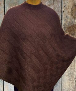 Strikke Kit – Skøn Poncho “Elegante Elna” – Garn og opskrift<BR>(Størrelse S-L)