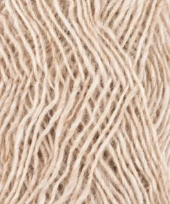 Fjallalopi uldgarn i virkelig lækker kvalitet. Lys Moorit farve nr. 3001. 100% ren uld. Køb på NemHjem.dk til gode priser og hurtig levering.