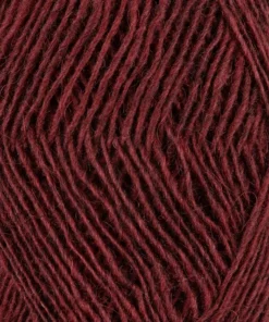 Fjallalopi uldgarn i virkelig lækker kvalitet. Rødbrun farve nr. 3060. 100% ren uld. Køb på NemHjem.dk til gode priser og hurtig levering.