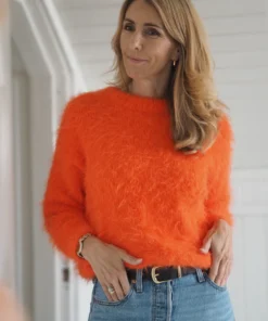 StrikkeKit “Fuzzy Sweater” (Opskrift + Garn) – Ultra blød og elegant – Størrelse S