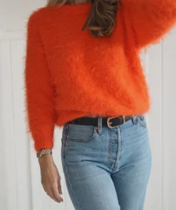 StrikkeKit “Fuzzy Sweater” (Opskrift + Garn) – Ultra blød og elegant – Størrelse S