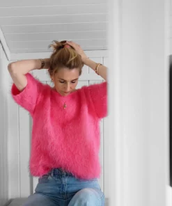 StrikkeKit - "Fuzzy Tee" - Ultrablød og elegant Tee. FRA 379,- KR