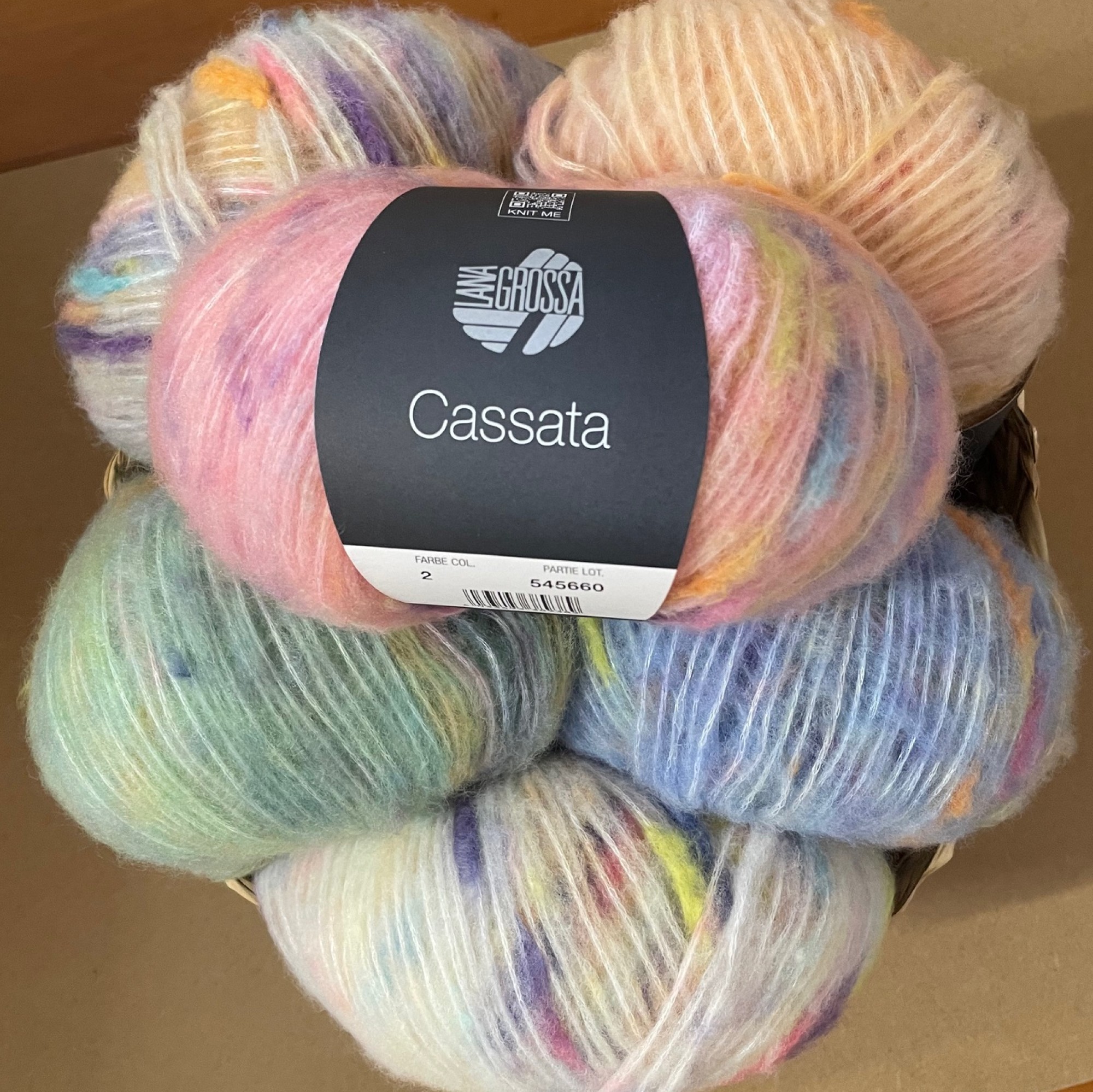 Lana Grossa Cassata garn – 54 % Extra fin merinould, 30 % Polyamid og 16 % Bomuld