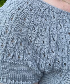 Garnpakke – “Nethe Sommer” (XS-L) af Hanne Larsen strikket i Arezzo fra Hjertegarn