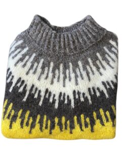 Søster Elise Sweater Strikkeopskrift – Børstet uld fra Hjertegarn