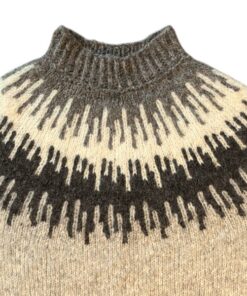Søster Elise Sweater Strikkeopskrift – Børstet uld fra Hjertegarn