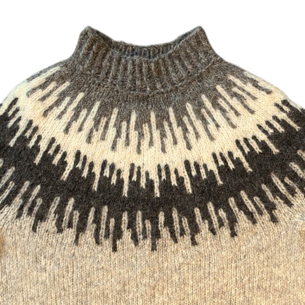 Søster Elise Sweater Strikkeopskrift – Børstet uld fra Hjertegarn