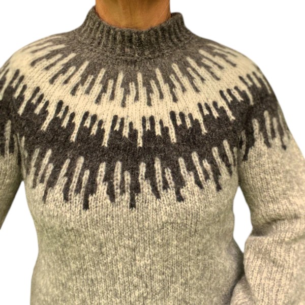 Søster Elise Sweater Strikkeopskrift – Børstet uld fra Hjertegarn