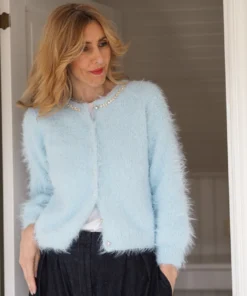 Strikkeopskrift “Fuzzy Cardigan” – Elegant, blød og skøn Cardigan.