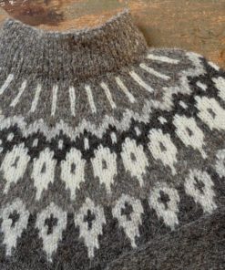 Strikkeopskrift – Sweater “Søster Runa” – Strikkes i børstet Uld fra Hjertegarn