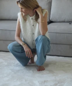 Strikkeopskrift “Fuzzy Vest” – Elegant og blød sweater. (Tove Lindtein)