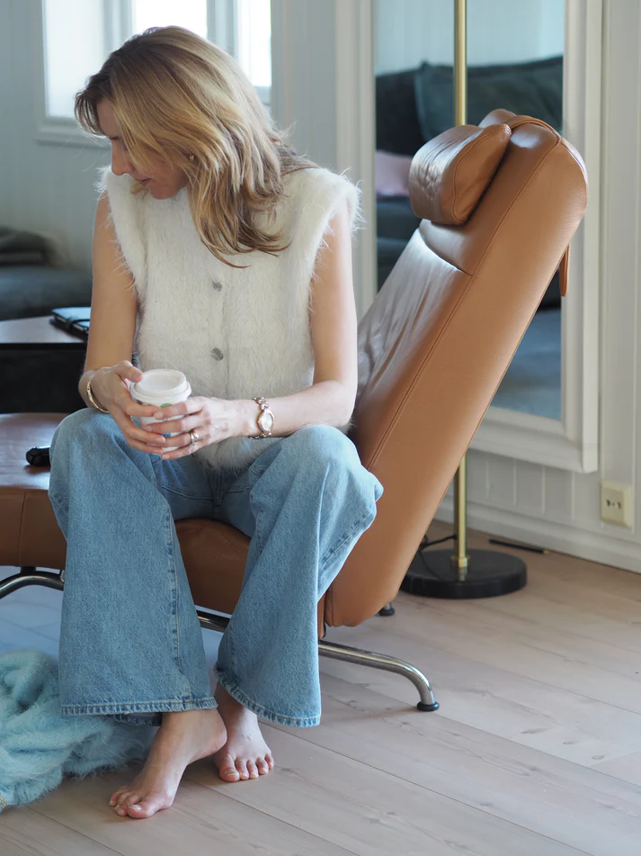 Strikkeopskrift “Fuzzy Vest” – Elegant og blød sweater. (Tove Lindtein)