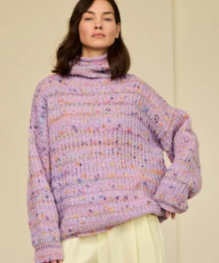 StrikkeKit (Garn + Opskrift) – Skøn strikketrøje med høj hals i Cassata garn Str. 40-46