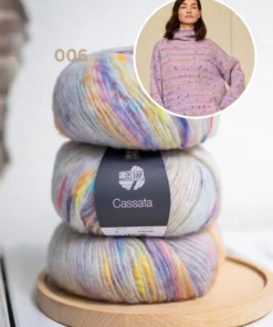 StrikkeKit (Garn + Opskrift) – Skøn strikketrøje med høj hals i Cassata garn Str. 40-46