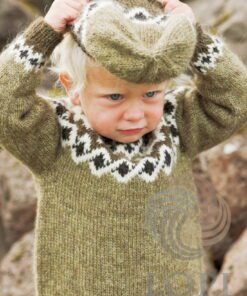 Strikkeopskrift – Islandsk Børnesweater og hue “Kambur” 28-15+16 (“Lettlopi”)