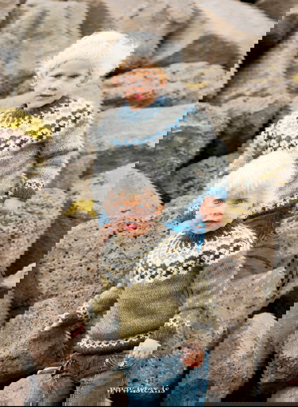 Strikkeopskrift – Islandsk Børnesweater og hue “Kambur” 28-15+16 (“Lettlopi”)