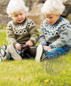 Strikkeopskrift – Islandsk Børnesweater og hue “Kambur” 28-15+16 (“Lettlopi”)