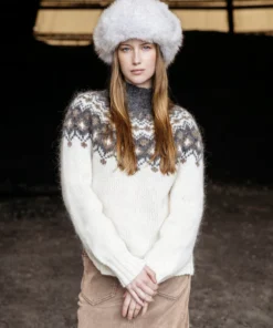 Strikkeopskrift – “Eyjar” Sweater 44-21 – “Plötulopi” (Sendes straks)