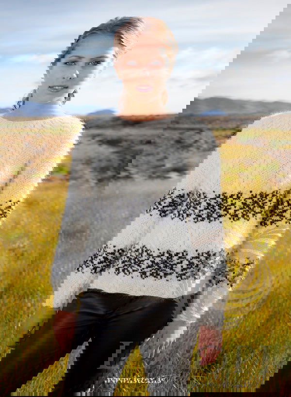 Strikkeopskrift – Islandsk damesweater “Fletta” 31-14 – Lettlopi (Sendes straks)