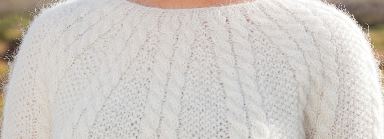 Strikkeopskrift – Islandsk damesweater “Fletta” 31-14 – Lettlopi (Sendes straks)